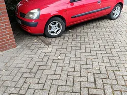 Rot Gebraucht 2002 Renault Clio II Kleinwagen | 1.100 € (Fairer Preis)