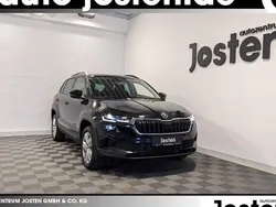 Schwarz (schwarzmagic perleffekt) Gebraucht 2024 Skoda Karoq Selection SUV | 29.790 € (Guter Preis)