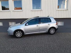 Silber Gebraucht 2007 VW Golf V Comfortline Limousine | 6.500 € (Etwas zu teuer)
