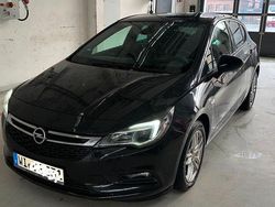 Schwarz Gebraucht 2016 Opel Astra Edition Limousine | 8.600 € (Fairer Preis)