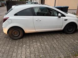Weiß Gebraucht 2010 Opel Corsa Kleinwagen | 1.900 €