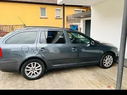 Grau Gebraucht 2008 Skoda Octavia Kombi | 3.620 € (Fairer Preis)