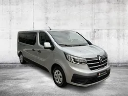Grau Gebraucht 2024 Renault Trafic Life Van | 34.880 € (Guter Preis)