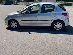 Silber Gebraucht 2009 Peugeot 206 Limousine | 2.750 € (Fairer Preis)
