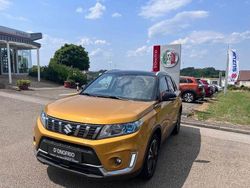 Solar yellow pearl metallic/co Gebraucht 2019 Suzuki Vitara Comfort+ SUV | 18.790 € (Fairer Preis)