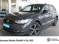 Polsterfarbe: schwarz Gebraucht 2022 VW Tiguan Active SUV | 28.749 € (Etwas zu teuer)
