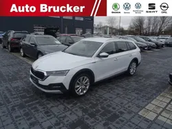 Weiss Gebraucht 2021 Skoda Octavia Scout 4x4 Kombi | 36.580 €
