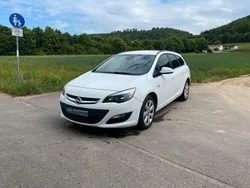 Weiß Gebraucht 2015 Opel Astra S Kombi | 3.499 € (Fairer Preis)