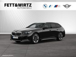 Black sapphire metallic Gebraucht 2025 BMW 520 Comfort Edition Kombi | 51.490 € (Guter Preis)