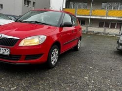 Rot Gebraucht 2013 Skoda Fabia Limousine | 1.350 €