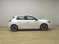 Weiss Gebraucht 2022 Opel Corsa-e Elegance Kleinwagen | 11.980 € (Superpreis)