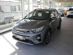 Grün Gebraucht 2018 Kia Stonic Spirit SUV | 13.990 € (Fairer Preis)