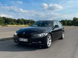 Schwarz Gebraucht 2014 BMW 318 Sport Line Kombi | 9.500 € (Fairer Preis)