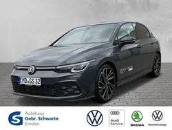 Grau Gebraucht 2024 VW Golf VIII Style Limousine | 36.390 €