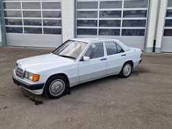 Weiß Gebraucht 1991 Mercedes 190 Limousine | 5.990 €