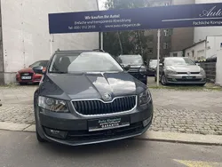 Grau (metallic) Gebraucht 2016 Skoda Octavia Kombi | 15.870 € (Fairer Preis)