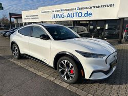 Weiß Gebraucht 2022 Ford Mustang Mach-E Premium SUV | 31.790 € (Superpreis)