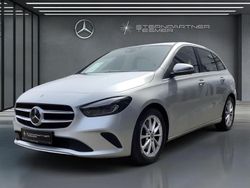 Silber Gebraucht 2022 Mercedes 220 Progressive Limousine | 22.480 €