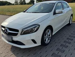 Weiß Gebraucht 2017 Mercedes A180 Edition Kleinwagen | 16.400 € (Fairer Preis)