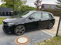Schwarz Gebraucht 2019 Mercedes B200 Progressive Van / Kleinbus | 23.999 € (Fairer Preis)