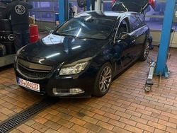 Schwarz Gebraucht 2011 Opel Insignia Sport Kombi | 2.999 € (Fairer Preis)