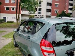 Blau Gebraucht 2005 Mercedes A150 Kleinwagen | 1.300 €