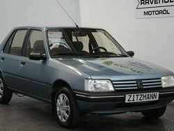Silber Gebraucht 1992 Peugeot 205 Limousine | 6.900 €