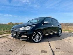 Schwarz Gebraucht 2016 Hyundai i20 Classic Kleinwagen | 9.200 € (Etwas zu teuer)