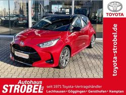 Karminrot metallic / dach myst Neu 2025 Toyota Yaris Hybrid Plus Kleinwagen | 28.480 € (Fairer Preis)