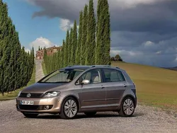 Kaschmirbraun Gebraucht 2013 VW Golf Plus Cross Life Van / Kleinbus | 12.500 € (Teuer)