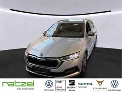 Silber Gebraucht 2022 Skoda Octavia Clever Kombi | 24.660 € (Fairer Preis)