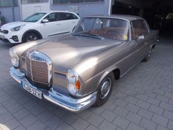 Braun Gebraucht 1965 Mercedes 220 Coupé | 39.850 €