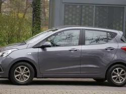 Grau Gebraucht 2015 Hyundai i10 Edition Kleinwagen | 7.300 € (Guter Preis)