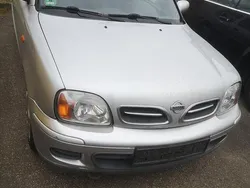 Silber Gebraucht 2001 Nissan Micra Kleinwagen | 350 € (Guter Preis)