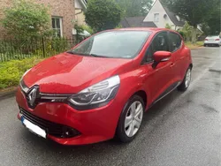 Rot Gebraucht 2015 Renault Clio IV Kleinwagen | 6.400 €