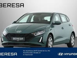 Mangrove green / mic Neu 2025 Hyundai i20 Select Limousine | 17.940 € (Guter Preis)
