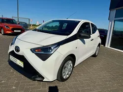 Weiß Gebraucht 2020 Toyota Aygo Kleinwagen | 8.500 € (Fairer Preis)