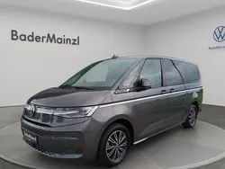 Grau Gebraucht 2024 VW Multivan Style Van / Kleinbus | 57.930 € (Fairer Preis)