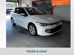Pure white Gebraucht 2024 VW Golf VIII Life Limousine | 23.890 € (Superpreis)