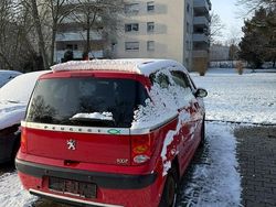 Rot Gebraucht 2005 Peugeot 1007 Van / Kleinbus | 2.000 €