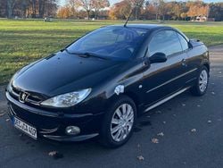 Schwarz Gebraucht 2004 Peugeot 206 CC Sport Cabrio | 2.500 € (Etwas zu teuer)