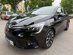 Schwarz Gebraucht 2023 Renault Clio V Equilibre Kleinwagen | 17.950 € (Guter Preis)