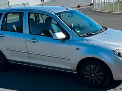 Silber Gebraucht 2005 Mazda 2 Limousine | 1.199 € (Guter Preis)