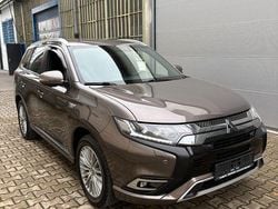 Braun Gebraucht 2018 Mitsubishi Outlander P-HEV Edition SUV | 17.790 € (Fairer Preis)