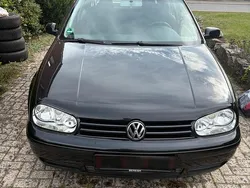Schwarz Gebraucht 2003 VW Golf IV Kleinwagen | 1.550 € (Fairer Preis)
