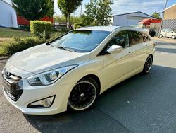 Creamy white Gebraucht 2012 Hyundai i40 Edition Kombi | 8.490 € (Fairer Preis)