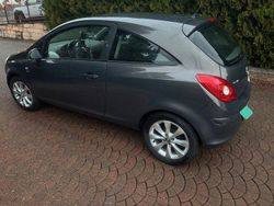 Grau Gebraucht 2013 Opel Corsa Kleinwagen | 4.500 € (Fairer Preis)