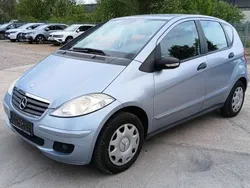 Hell blau Gebraucht 2008 Mercedes A150 Van / Kleinbus | 2.500 € (Teuer)