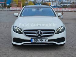 Weiß Gebraucht 2017 Mercedes E220 Avantgarde Limousine | 13.700 €