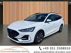 Weiß Gebraucht 2024 Ford Focus ST-Line X Kombi | 25.980 € (Guter Preis)